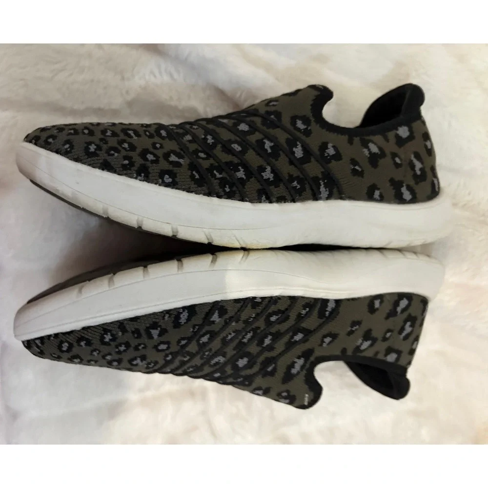 Clarks Cloudsteppers Sillian 2.0 Pace Leopard Print Slip On Sneakers Womens 8